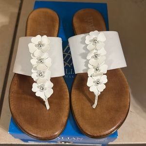 Women’s sandals size 8.5